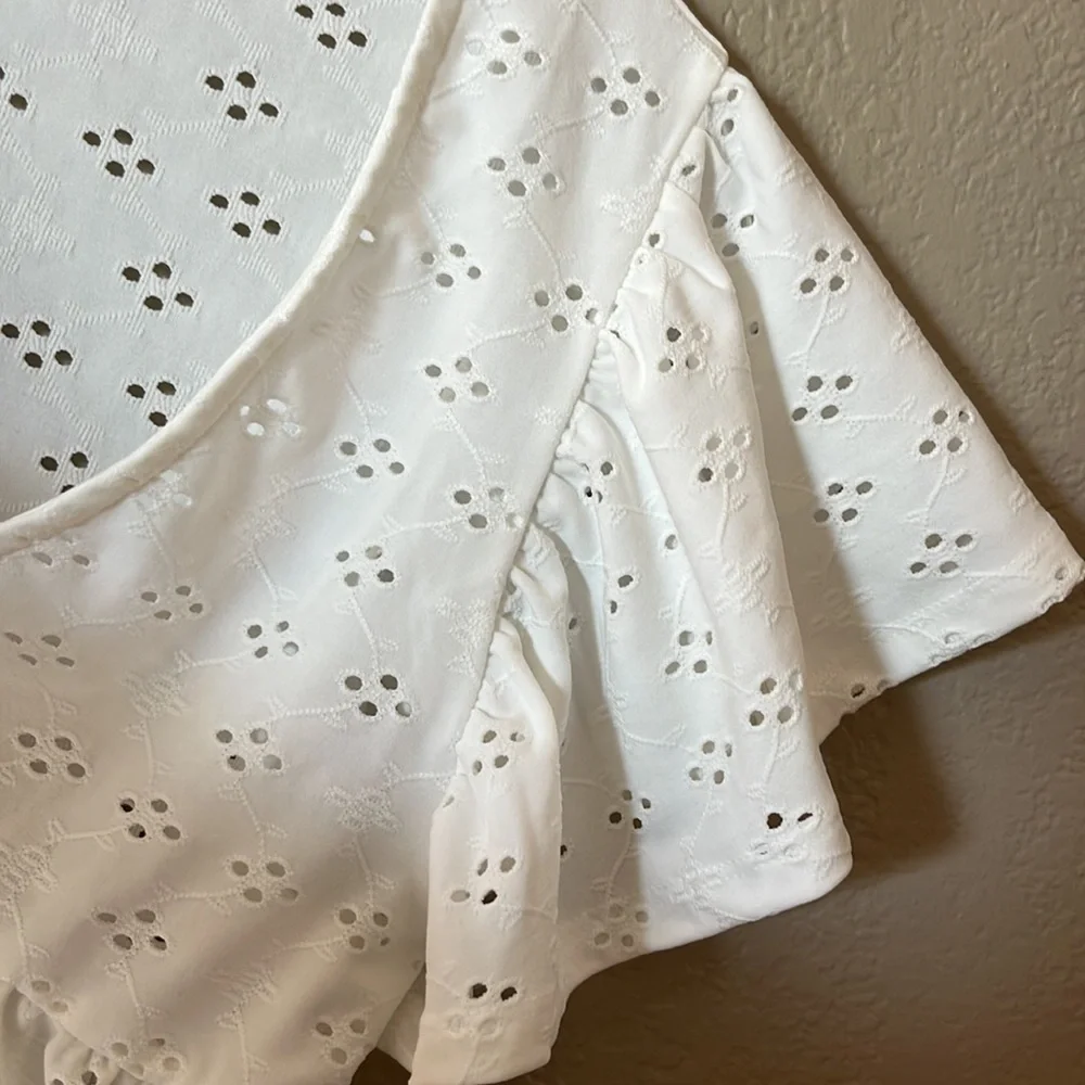 White Eyelet Peplum Top NWOT - Picture 5 of 6